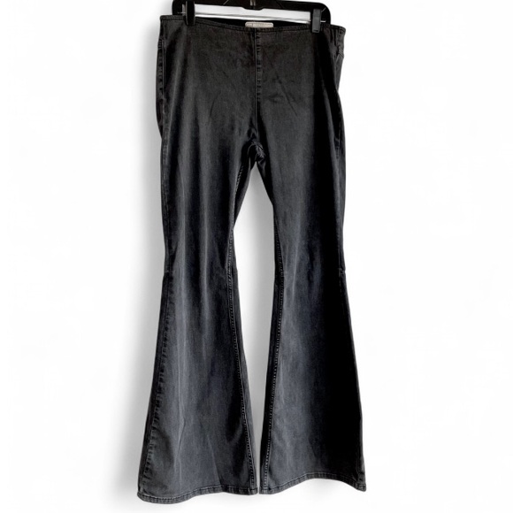 Free People Denim - Free People Black Wide Flare Leg Pull On Jeans Size 31R